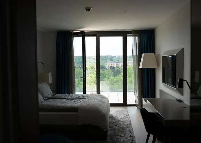 Regal Retreat: Luxurious With Schoenbrunn Palace Panorama Διαμέρισμα