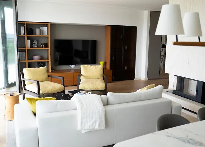 Regal Retreat: Luxurious With Schoenbrunn Palace Panorama Διαμέρισμα *