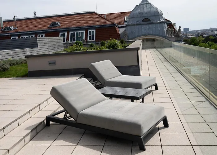 Regal Retreat: Luxurious With Schoenbrunn Palace Panorama